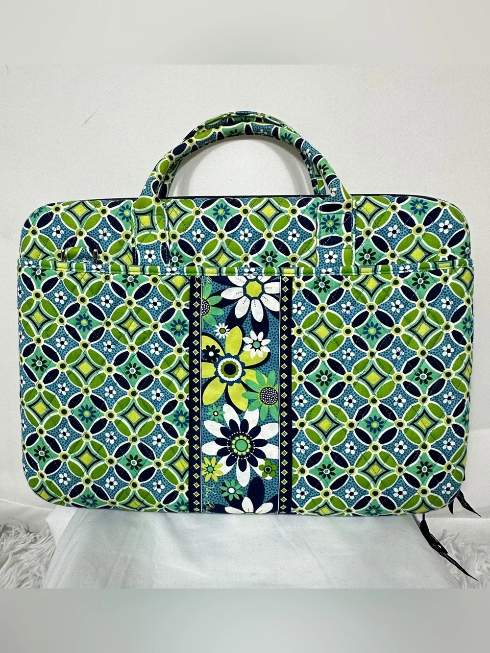 Vera Bradley strap featuring laptop